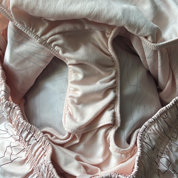 Nike Sri-fit shorts with built in underwear and draw string - Picture 4 of 5